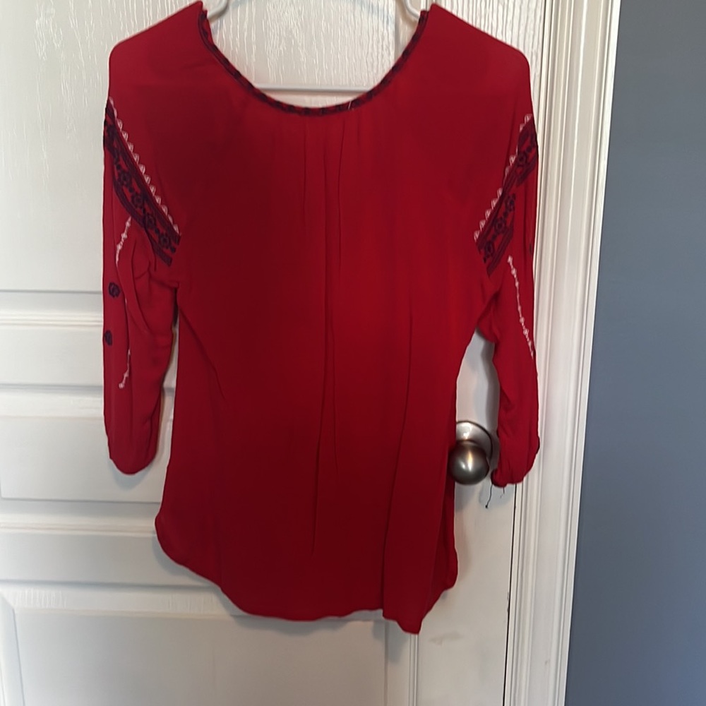 Red top - Picture 2 of 2